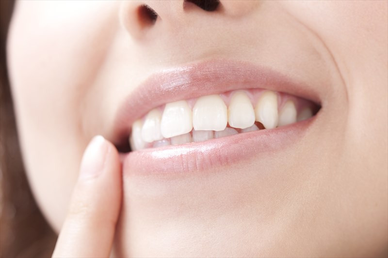 ①歯のお悩みやトラブルに幅広く対応